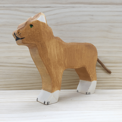 Leona de madera holztiger