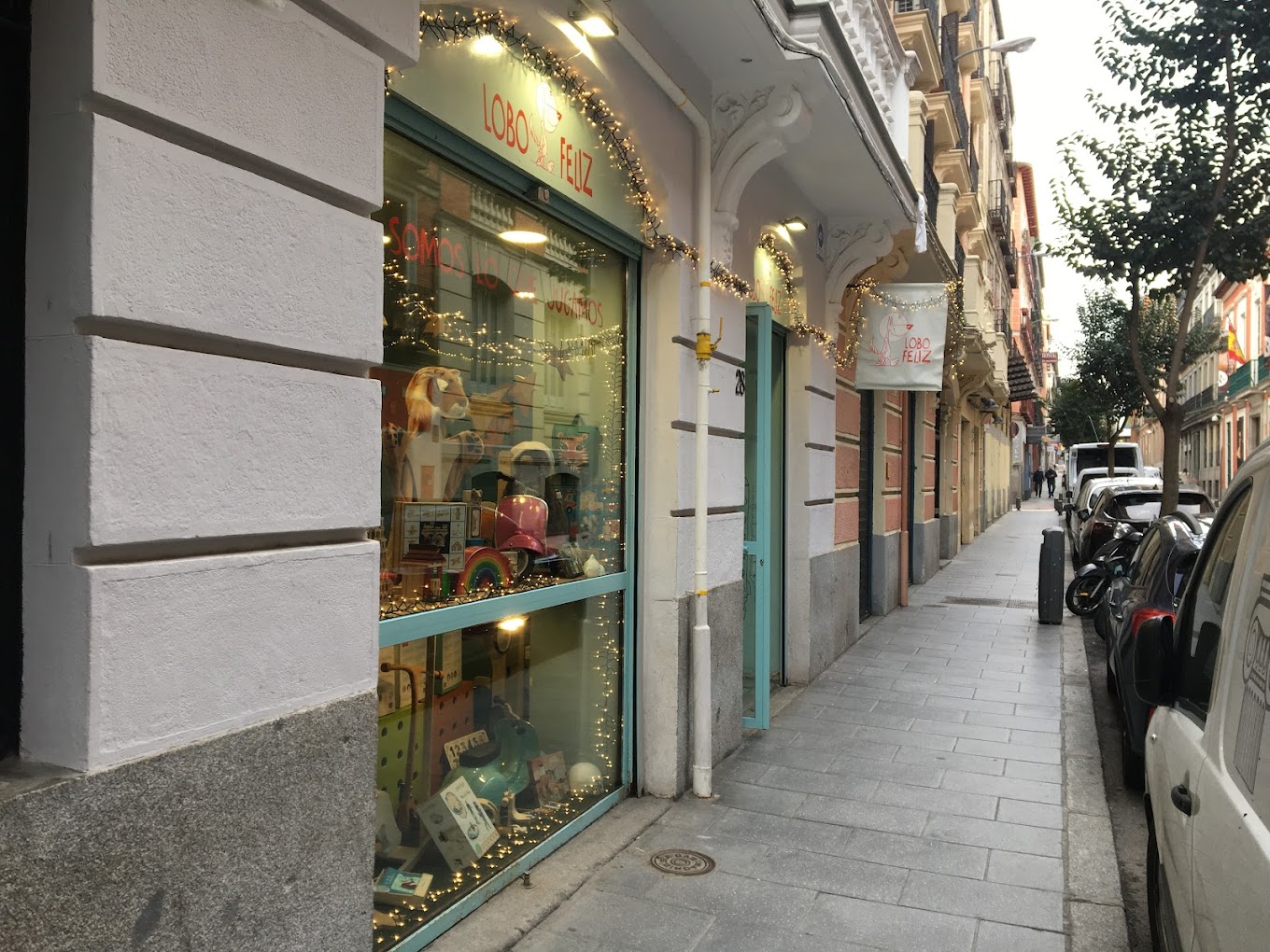 tienda lobo por fuera-min